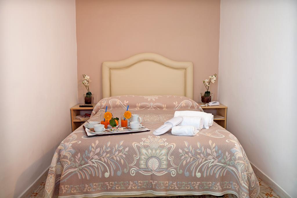 Hotel Caruso ماسّا لوبْرينسِ المظهر الخارجي الصورة
