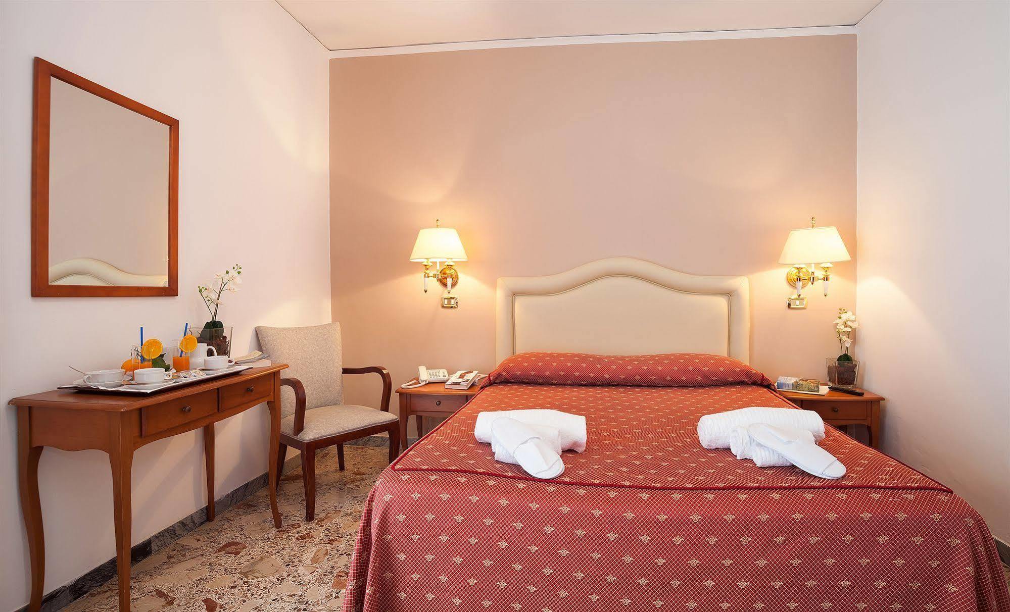 Hotel Caruso ماسّا لوبْرينسِ المظهر الخارجي الصورة