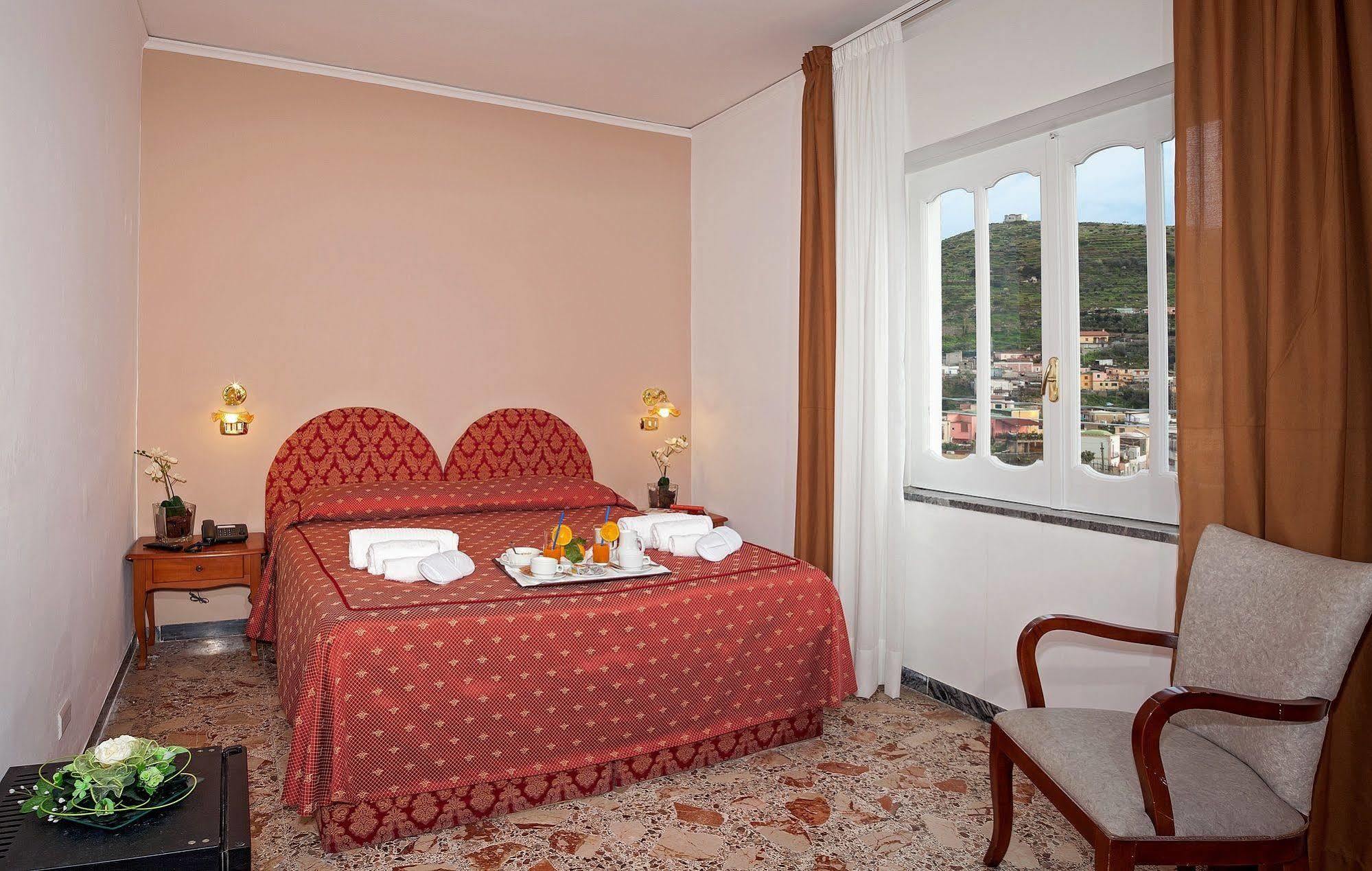 Hotel Caruso ماسّا لوبْرينسِ المظهر الخارجي الصورة